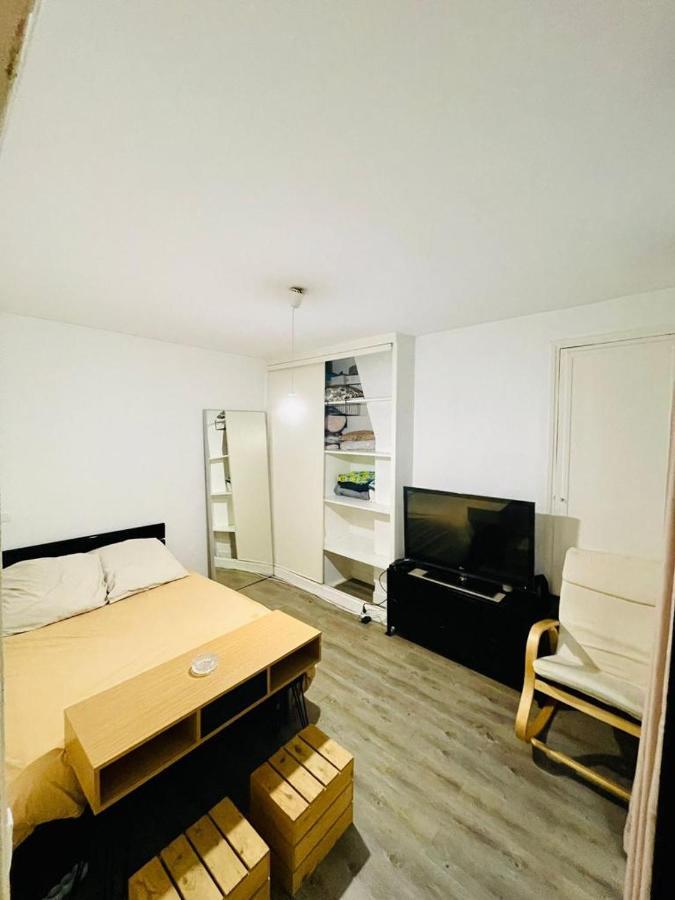 Appartement En Plein Coeur Du 10Eme Et Proche De Plusieurs Gares ปารีส ภายนอก รูปภาพ